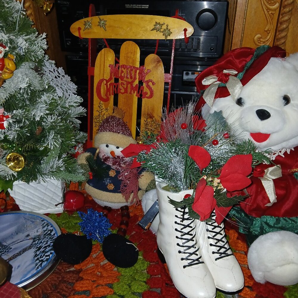 Christmas items make offer for one or item yiu like
